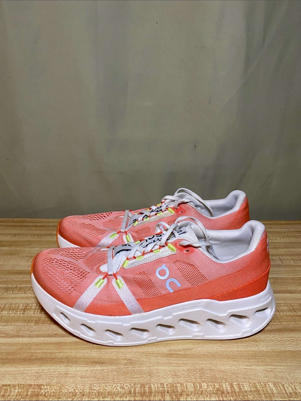 On CloudEclipse Mens Road Running Shoes Flame /Ivory Sneakers  size 10